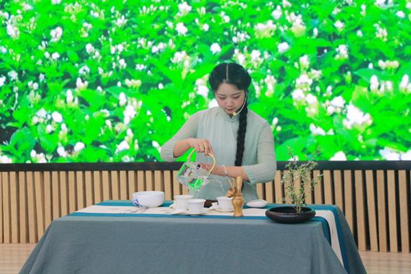 重庆旅游职业学院举办创新茶艺展示比拼活动